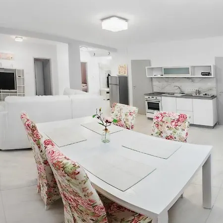 Corso Lux 아파트 *